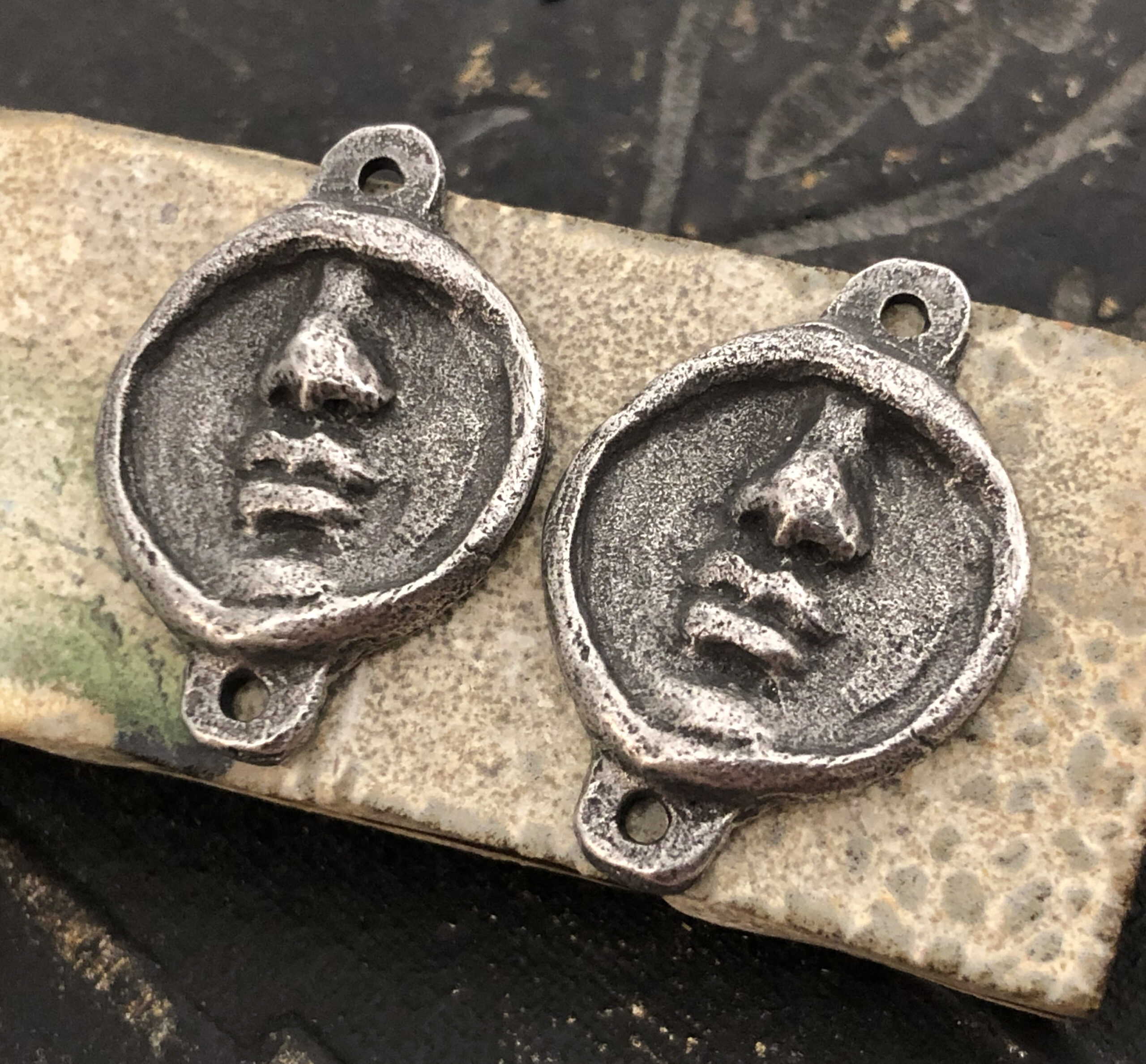 Face Connectors