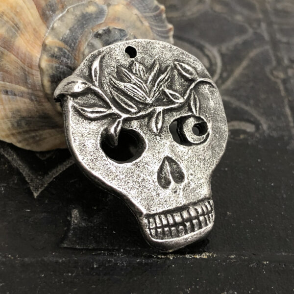 Skull & Vine Pendant