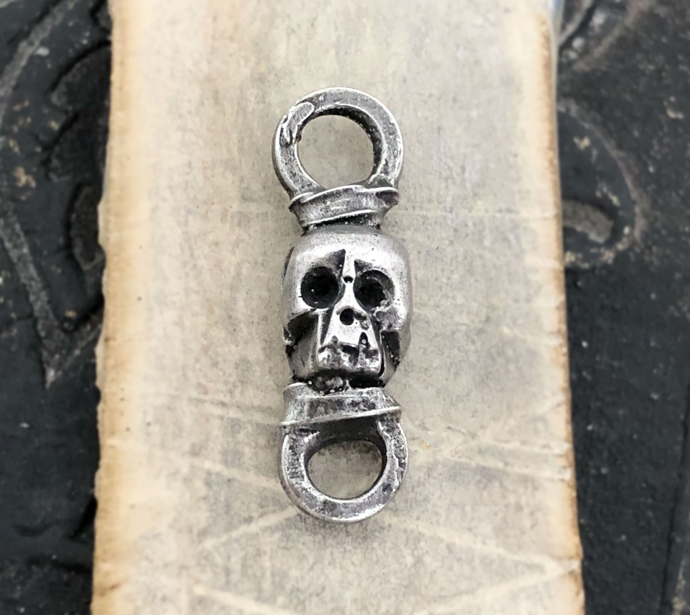 Skull Connector